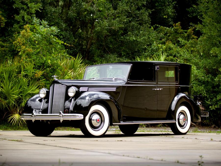  Packard Super Eight All-Weather Panel Brougham by Rollston 1938 года  (фото 1 из 3)